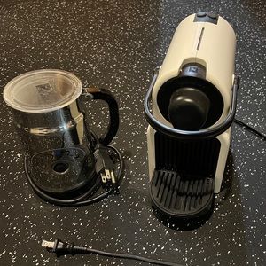 Nespresso Original Inissa Espresso Machine (NO FROTHER)